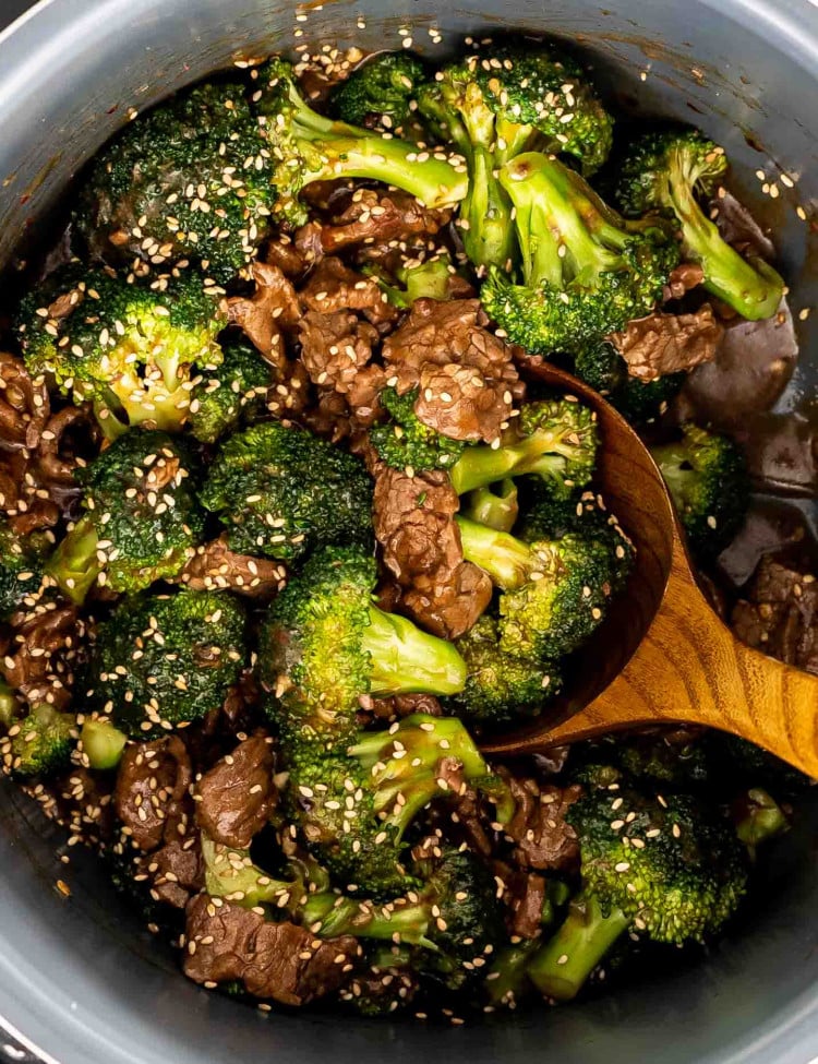 freshly made beef and broccoli in an instant pot.